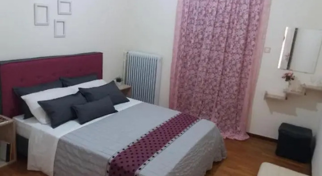 Comfortable 4th fl flat ideal for up to 8 people, Prenota Hotel Hotel a Peloponneso con parcheggio, Parcheggio