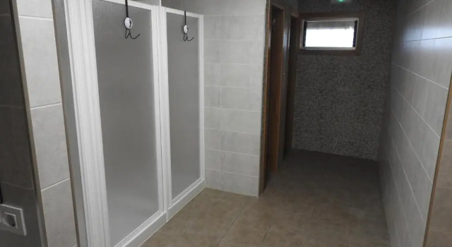 Кровать в общем номере Albergue Buen Camino Tui