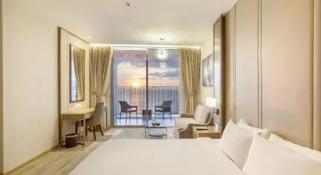Студия с балконом и с видом на море Panorama Beachfront Nha Trang by LYN Condotel