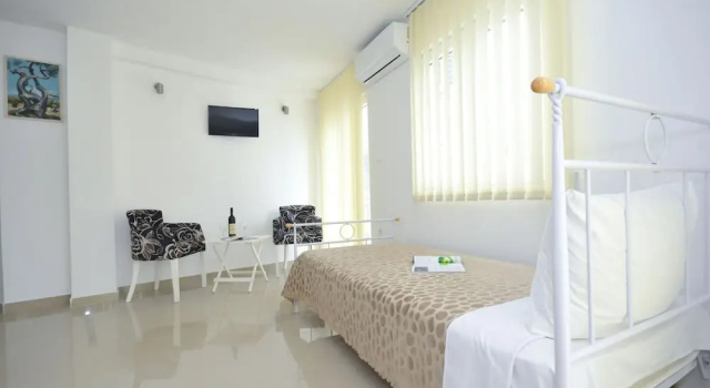 Трёхместный номер Comfort с балконом Hotel Oaza