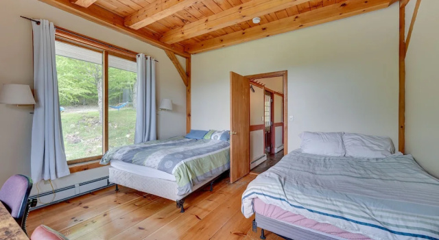 Коттедж с 5 комнатами Enchanting Dorset Mountain Home w/ Stunning Views!