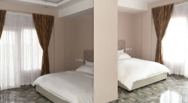Четырёхместный номер Premier Hotel Rieejh