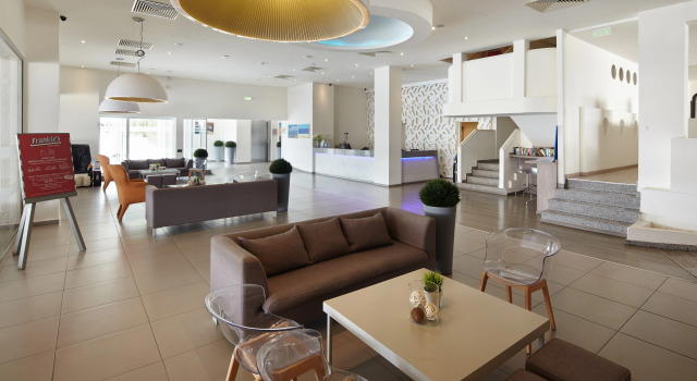 Отель Melpo Antia Hotel & Suites