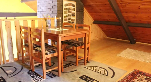 Charming House in Laghy with Garden, Prenota Hotel Laghy 