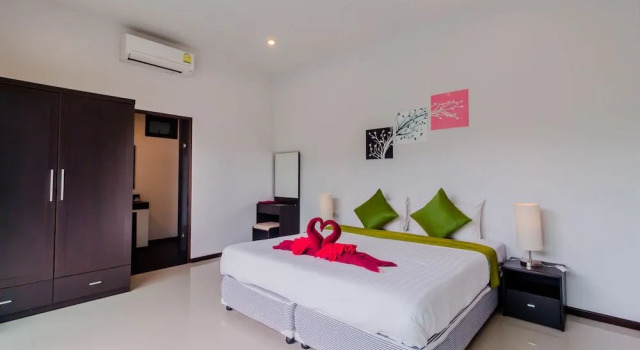 Tropical Pool Villas near Phuket Zoo
