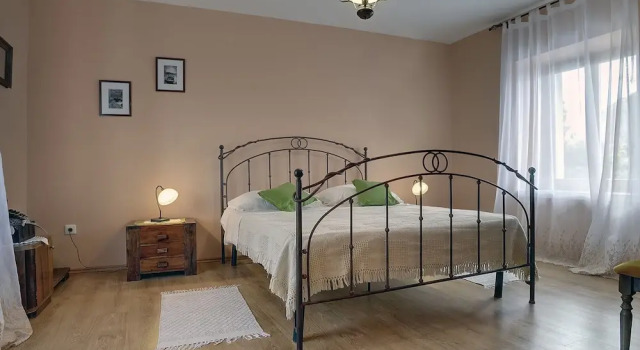 Коттедж Well Maintained Holiday Home With Private Heated Pool Near the Beach