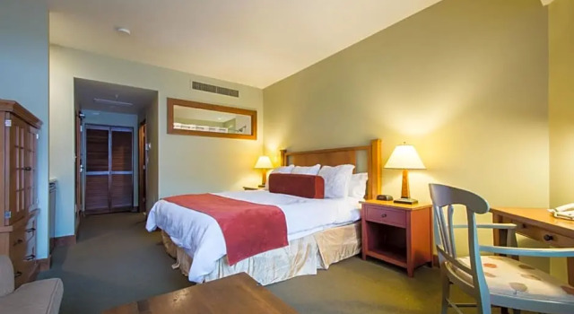 Одноместный номер Standard Unequalled Ski in Out, Next to Gondola, Sundial hotel room, Pool, Hot tub, Condo Nast Winner C316A