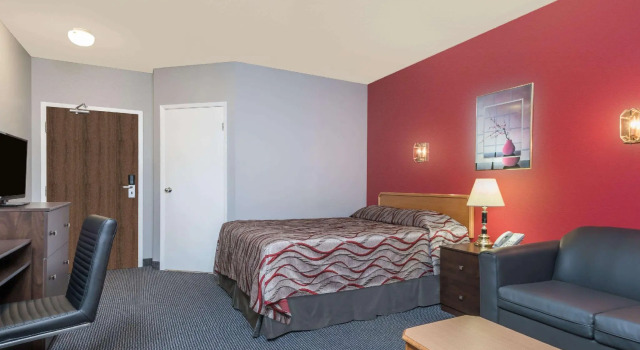Двухместный номер Standard Super 8 by Wyndham Mt Hope Hamilton Intl Arpt ON