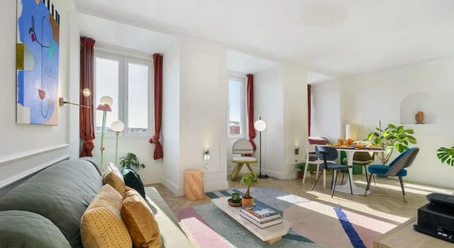 Апартаменты Historic Centre Modern Masterpiece W River Views