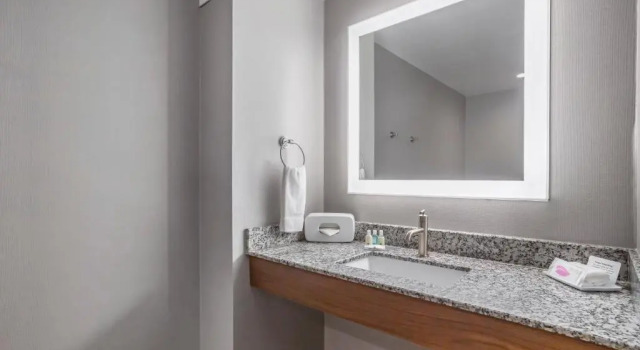 Номер Standard Quality Inn & Suites Livermore Wine Country