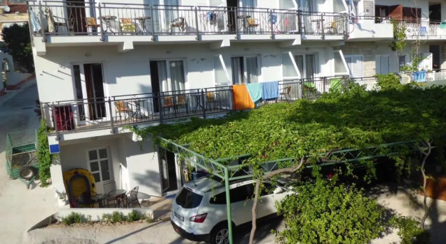 Апартаменты с 3 комнатами с балконом и с видом на море Apartments Viskovic