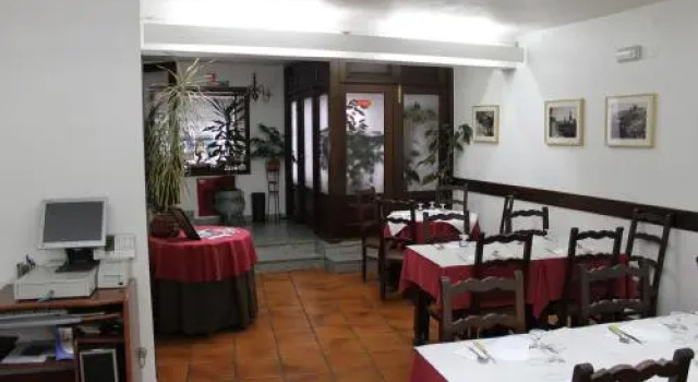 Alojamento Local Santa Cruz, Забронировать Отель Отели в центре Миранда-ду-Дору, в центре
