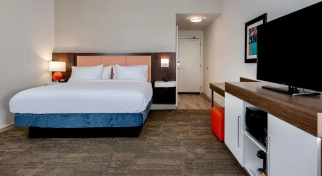 Одноместный люкс Hampton Inn Baltimore Bayview Campus