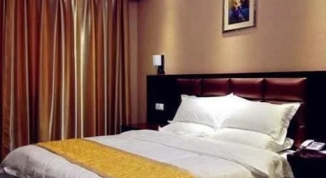Xingyang Guoren Holiday Hotel, Book Hotel Xingyang Henan