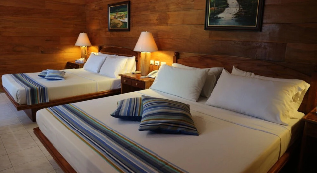 Коттедж с видом на море Antulang Beach Resort