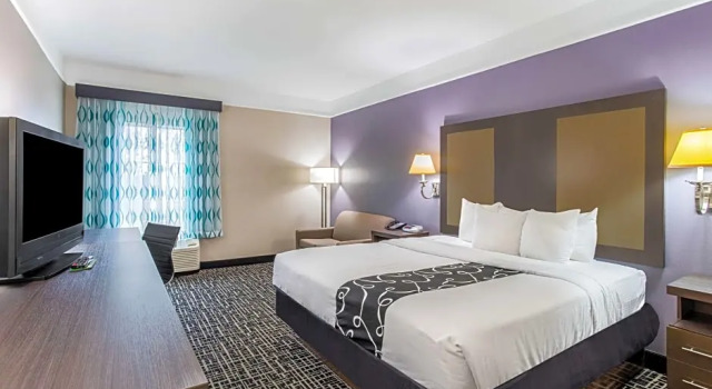 Номер Standard La Quinta Inn & Suites by Wyndham Fultondale Birmingham N