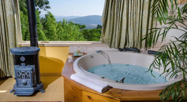 Люкс Deluxe с видом на море HaSeuda HaAchrona Suites