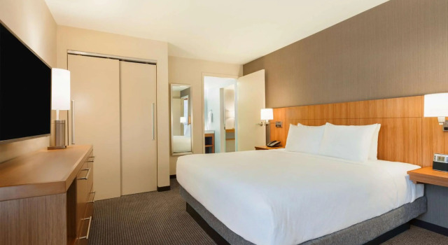 Hyatt Place Houston / The Woodlands