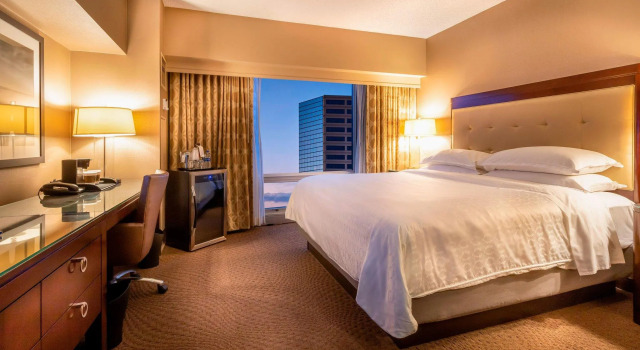 Двухместный номер Standard Sheraton Indianapolis Hotel at Keystone Crossing