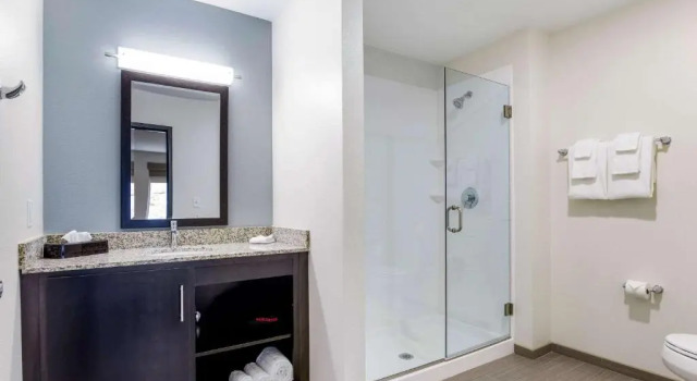 Люкс MainStay Suites Winfield-Teays Valley