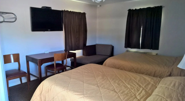 Classic Motel, Boek Motel Hotels in Higginsville met parkeren, Parkeren