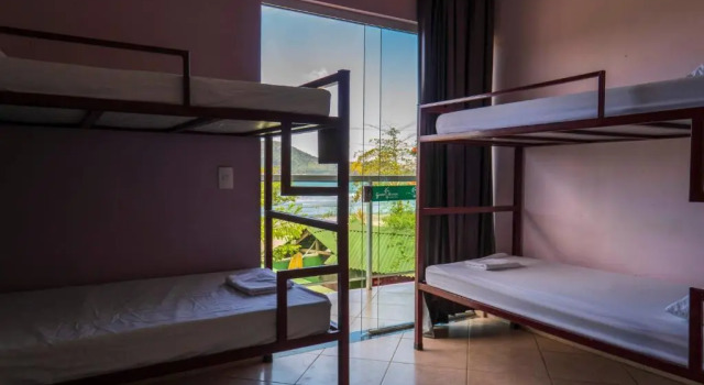 Кровать в общем номере Green Haven Hostel