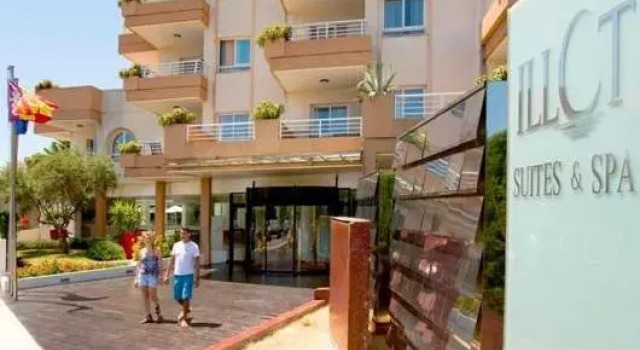 Suite junior Hotel Illot Suites