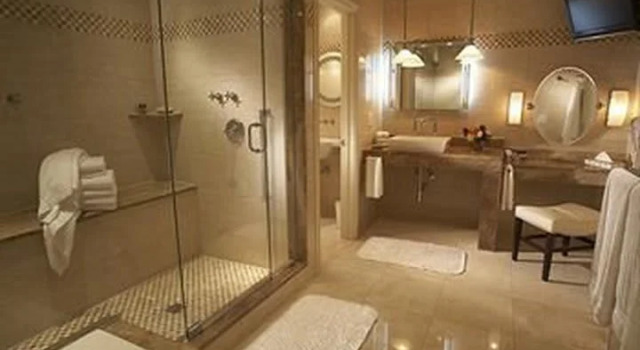Четырёхместный номер Standard The Cincinnatian Curio Collection by Hilton