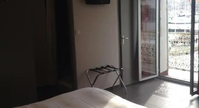 Семейный номер Standard с видом на гавань Hotel Restaurant La Frégate