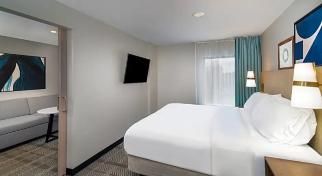 Двухместный номер Standard Staybridge Suites Louisville - East by IHG