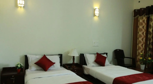 Chaandhni Lake View, Prenota Hotel Alleppey Kerala