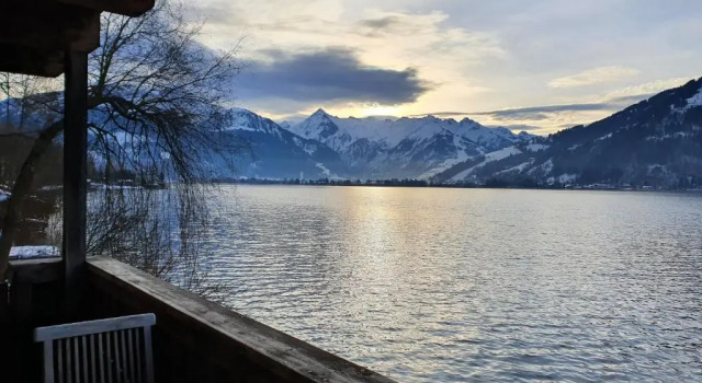 Апартаменты с видом на озеро Waterfront Apartments Zell am See - Steinbock Lodges