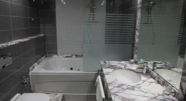 Люкс Al Azmi 116 Hotel