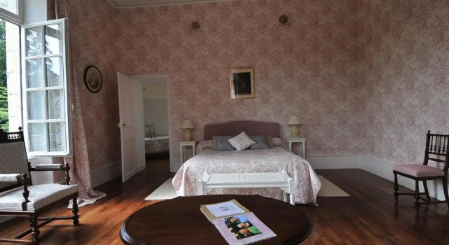 La Demeure d'Aglaë, Reservar Hotel Villeneuve-sur-Allier 