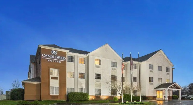 Кровать в общем номере Candlewood Suites - Charlotte - Arrowood by IHG