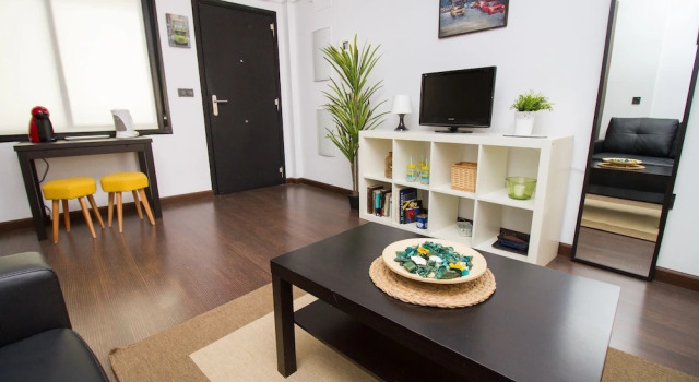 Sea & Wave La Finestra Apartment, Забронировать Апартаменты/квартира Малага - центр Малага, рядом с Музей Кармен Тиссен