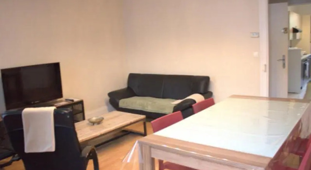 Le MONTREAL F3 (2 chambres) Centre Ville/ GareTGV, Забронировать Апартаменты/квартира Отели Мюлуз с парковкой, рядом с Maison Engelmann, Парковка