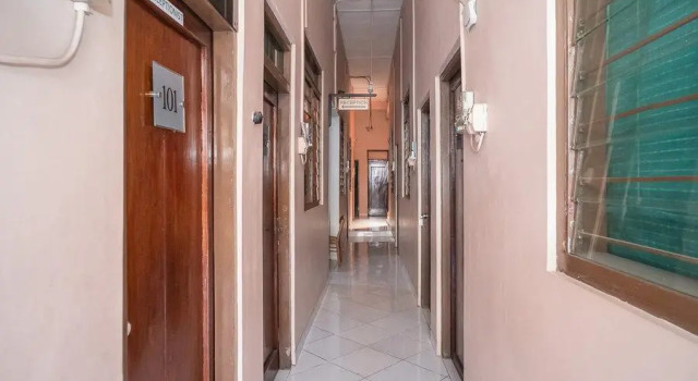 KoolKost near Golden Truly Mall, Book Hotel Kemayoran Jakarta