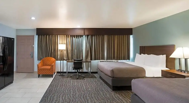 Четырёхместный люкс Quality Inn Fairfield Napa Valley Area