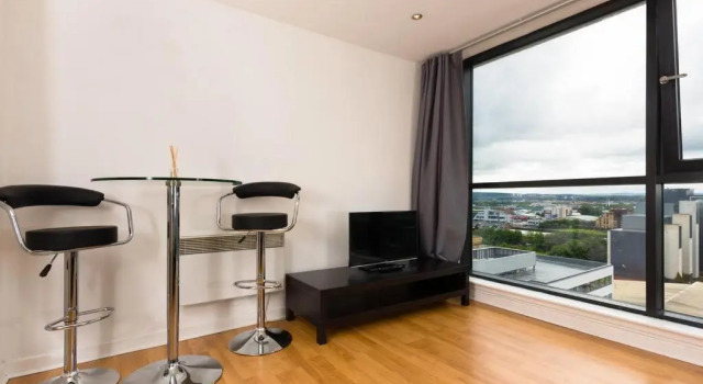 Trendy 10th floor studio apartment, Забронировать Апартаменты/квартира Отели Glasgow & The Clyde Valley с парковкой, Парковка