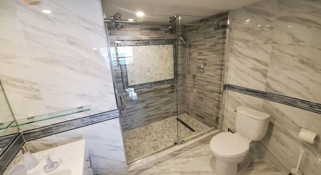 Апартаменты Alexander 1103 4 Bedroom Apts by RedAwning