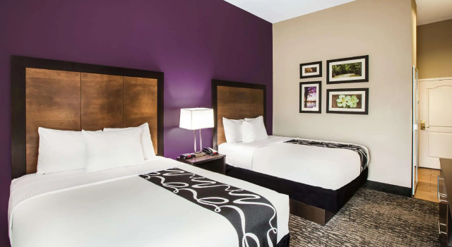 Четырёхместный номер Standard La Quinta by Wyndham Baton Rouge Denham Springs