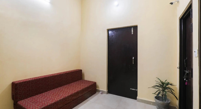 Hotel O Laavin Inn Near Gomti Riverfront Park, Забронировать Отель Лакхнау штат Уттар-Прадеш, рядом с Торговый центр Fun Republic (Лакхнау)