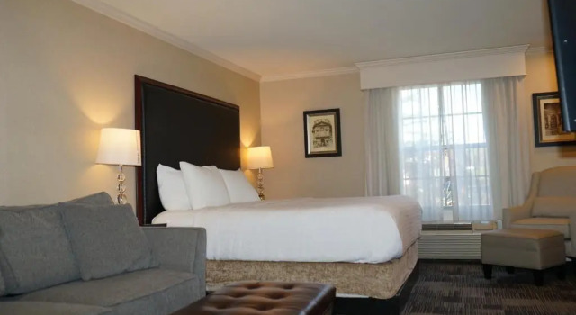 Люкс Wingate by Wyndham Bellingham Heritage Inn