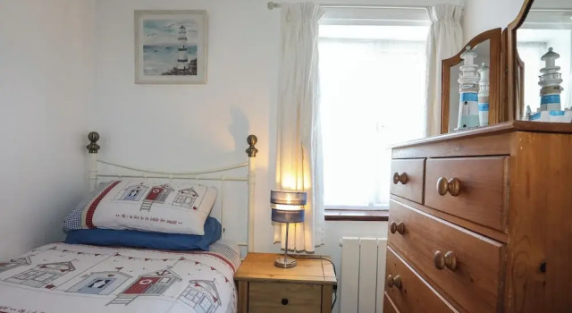 Ffrwd, Book Feriehus Llanfaelog Anglesey