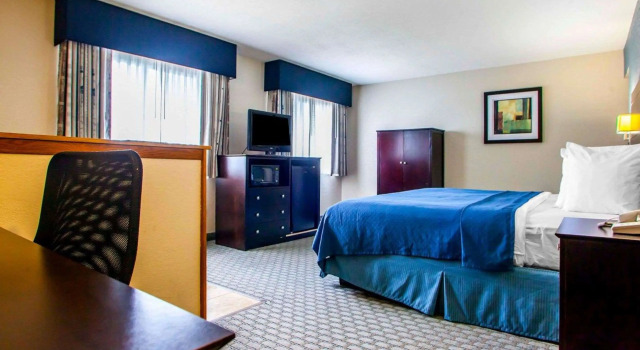 Quality Inn & Suites Ankeny-Des Moines, Book Hotel Ankeny Iowa