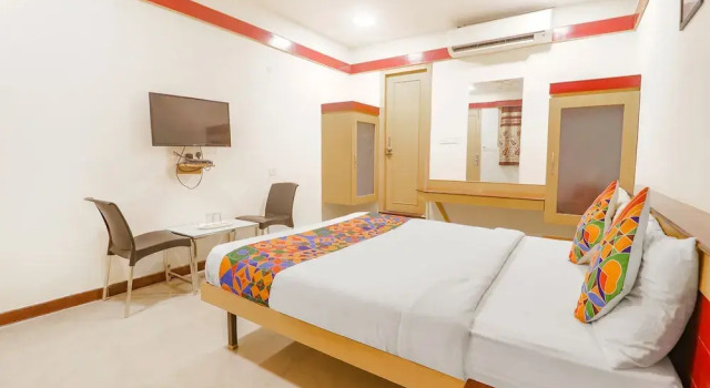 Fabhotel Sri Sai Ram Suites