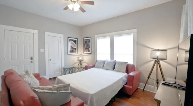 Laurel Coral-Sleeps 5-Studio