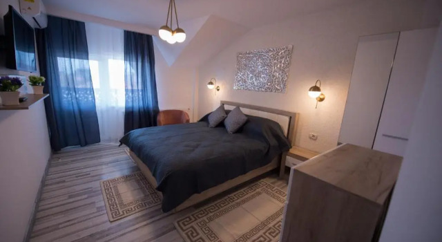 Karina 2, Varaa Hotelli Hotellit Mamaia-Sat pysäköinnillä, Pysäköinti