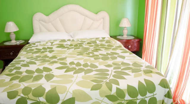 Апартаменты Comfort Colors Hideaway Estate